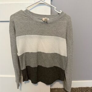 Blu Pepper Gray and White Knit Top